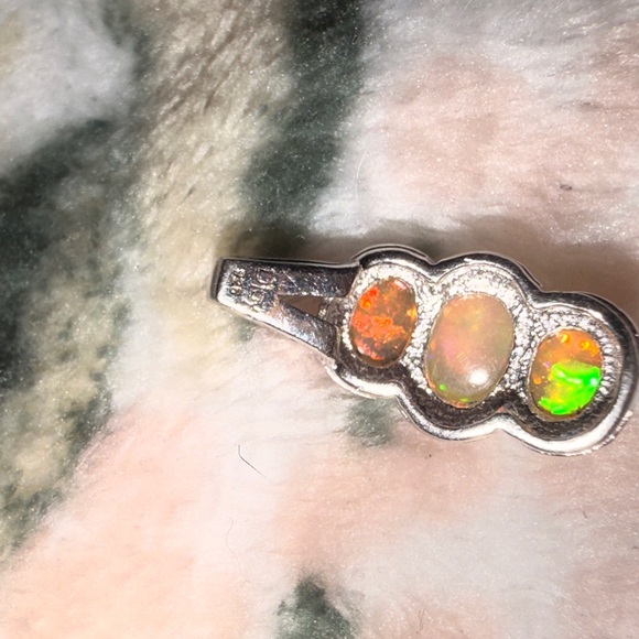 925 Ethiopian fire Opal Triple Stone Drop Pendant Necklace - Picture 7 of 12